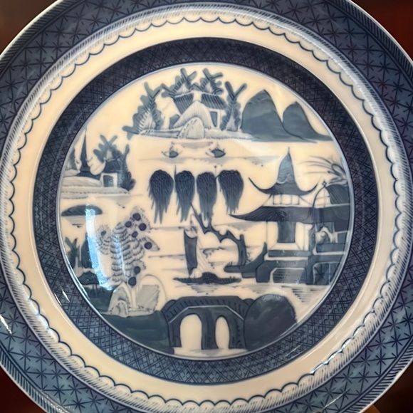 Meet your Posher, Ann - Picture 1 of 2